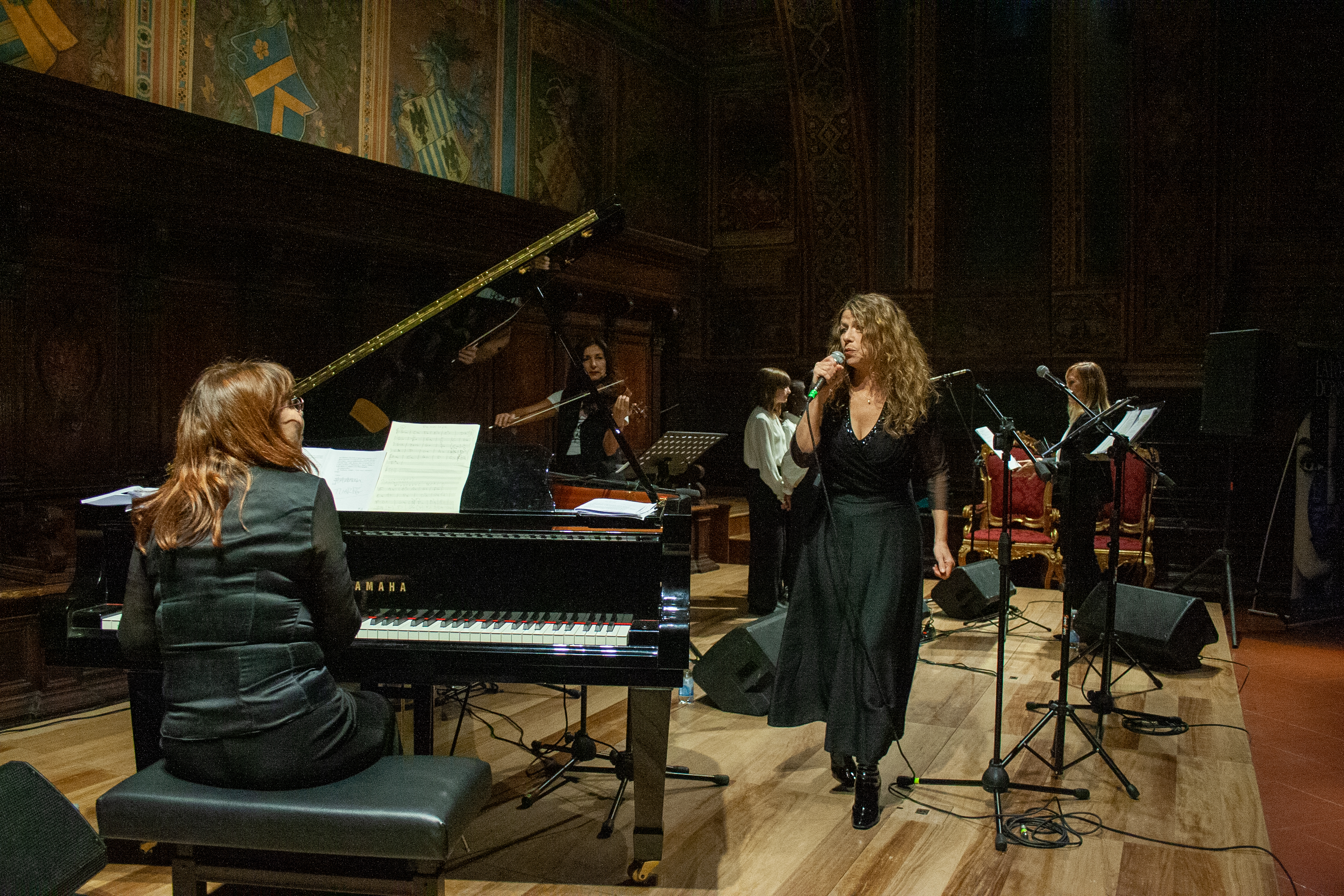 Tra Dante e Stefano Benni, teatro e musica, le Beatrici raccontate a Perugia da Amanda Sandrelli, Chiara Caselli e Rita Marcotulli